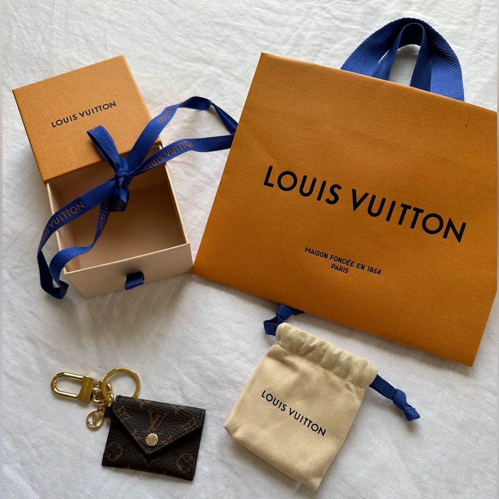 Louis Vuitton Brown Monogram Key Pouch with Gold Hardware - Picture 5 of 6